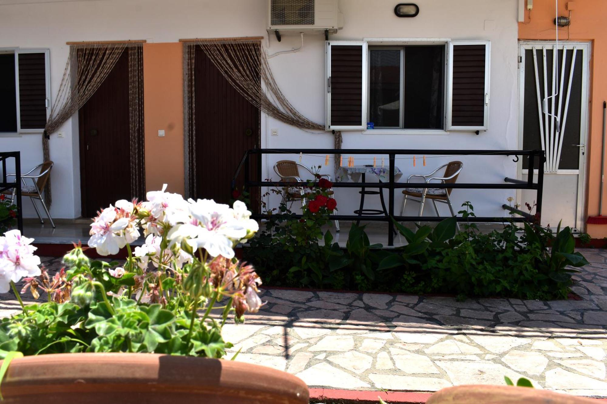 Kostas studios Agios Georgios Pagon Exterior foto