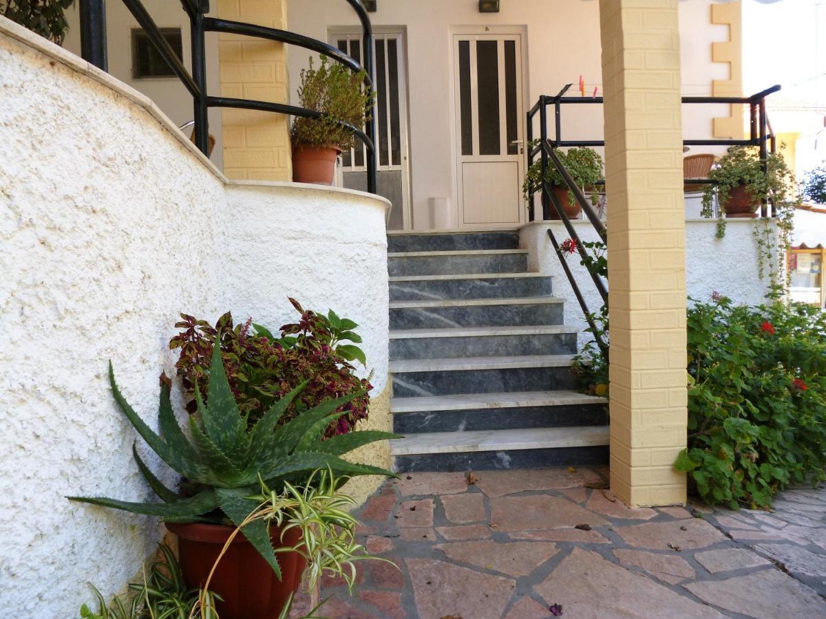 Kostas studios Agios Georgios Pagon Exterior foto